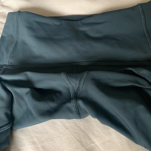 Lululemon Fast and Free Tights - Picture 9 of 16